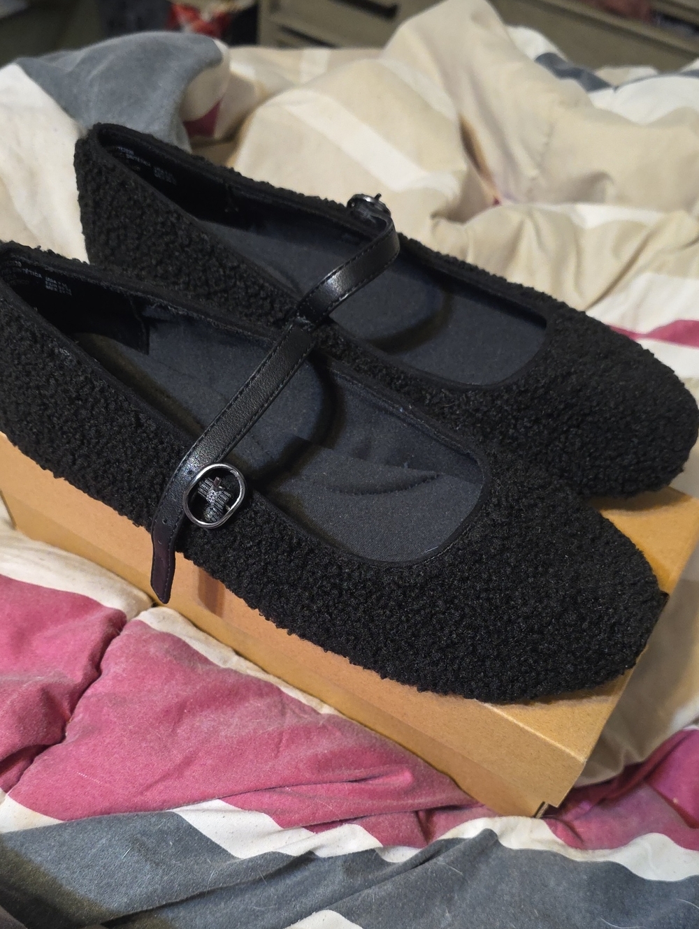 Black Portland cozy Teddy Flats with Strap Size 7.5 NIB